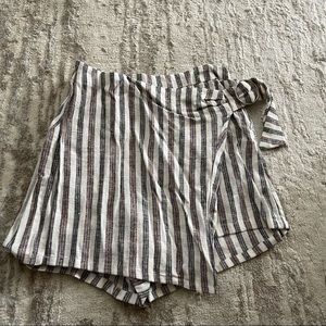 Skirt pants short size small